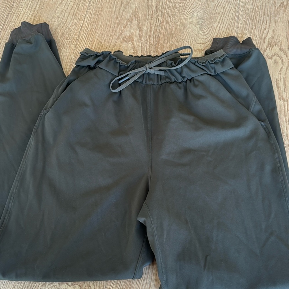 EUC Lululemon Stretch High-Rise 7/8 Pant